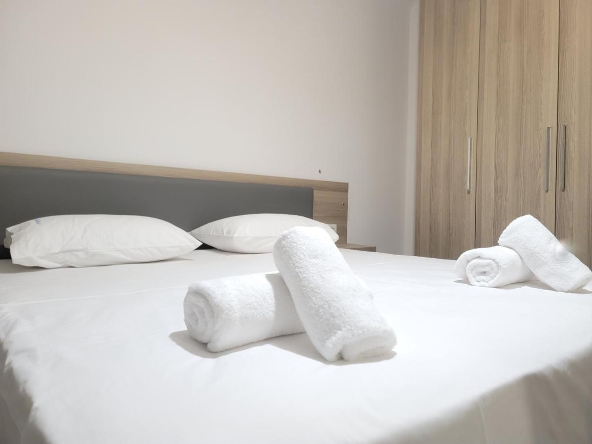 G&K Garden Hotel Берат Экстерьер фото