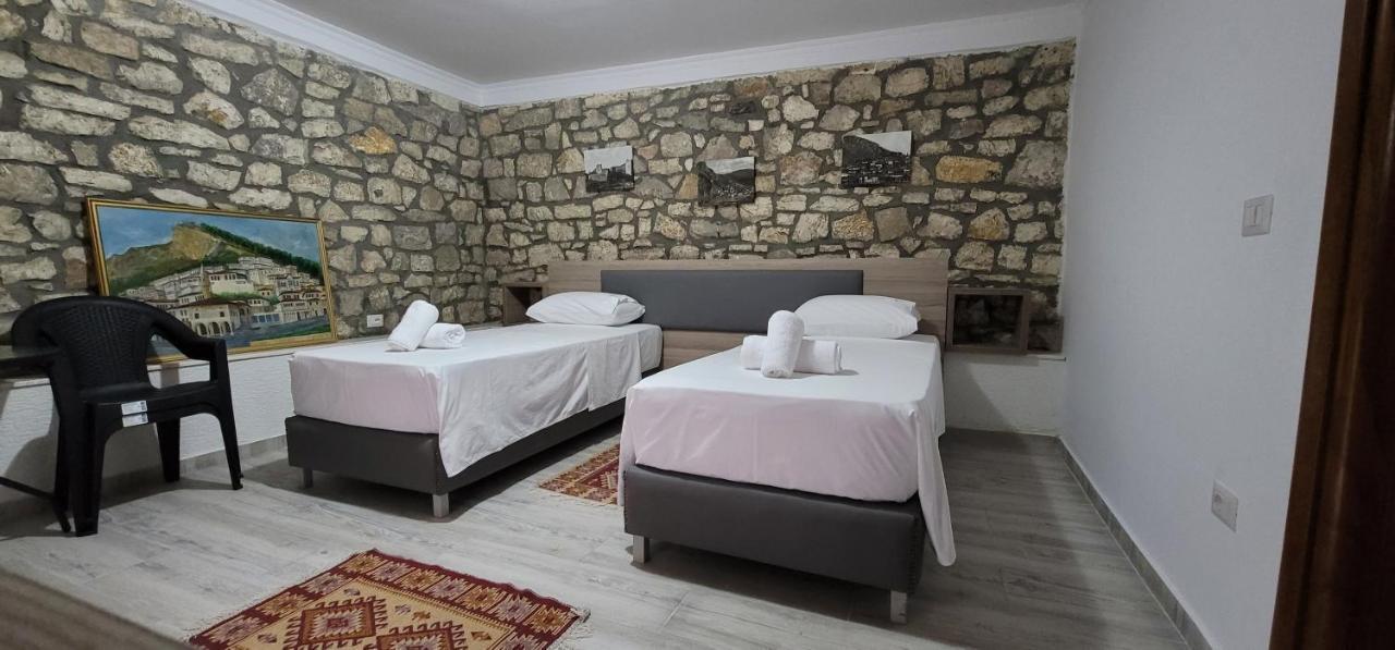 G&K Garden Hotel Берат Экстерьер фото