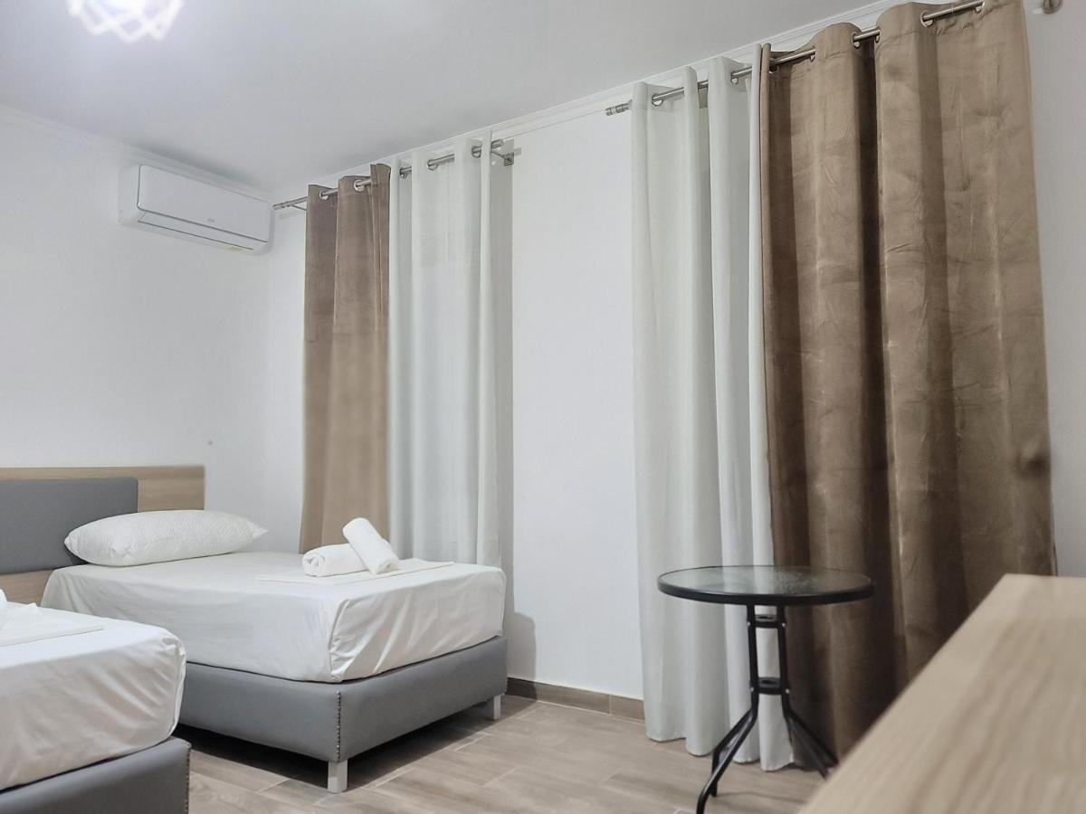 G&K Garden Hotel Берат Экстерьер фото