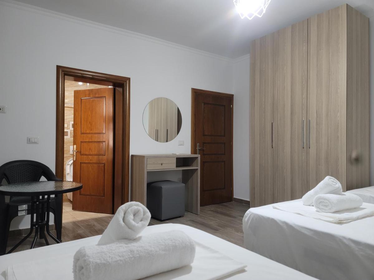 G&K Garden Hotel Берат Экстерьер фото