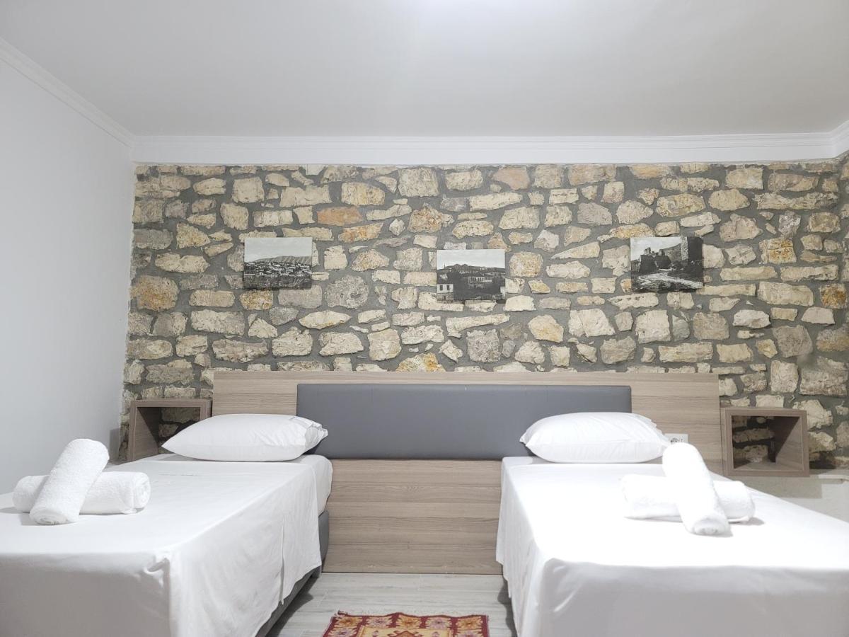 G&K Garden Hotel Берат Экстерьер фото