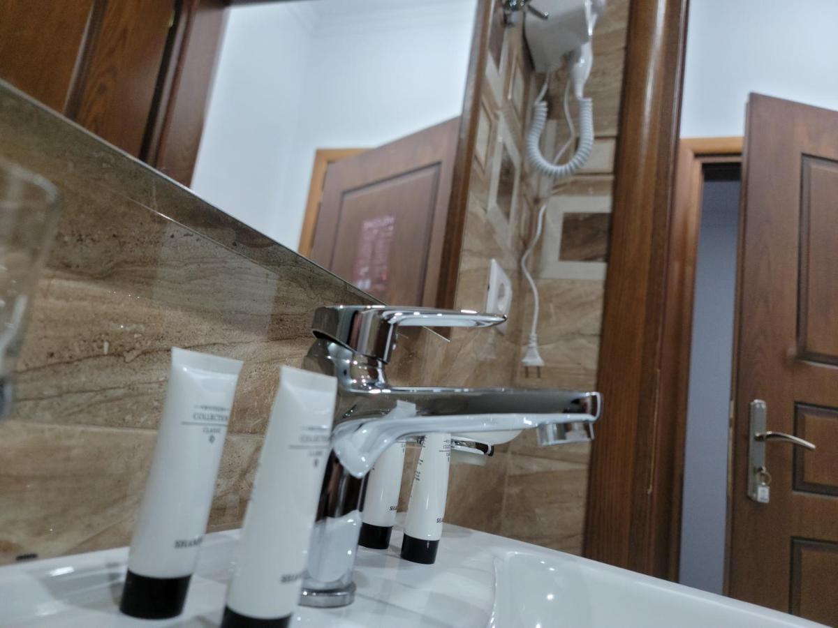 G&K Garden Hotel Берат Экстерьер фото